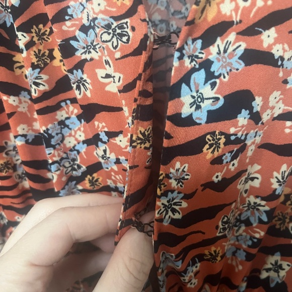 ASOS long sleeve maxi dress, tiger and floral print, size 4 - Picture 5 of 6